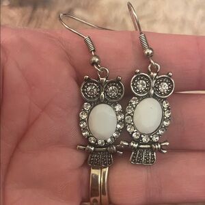 Source Unknown Silver and Cream Owl Earrings